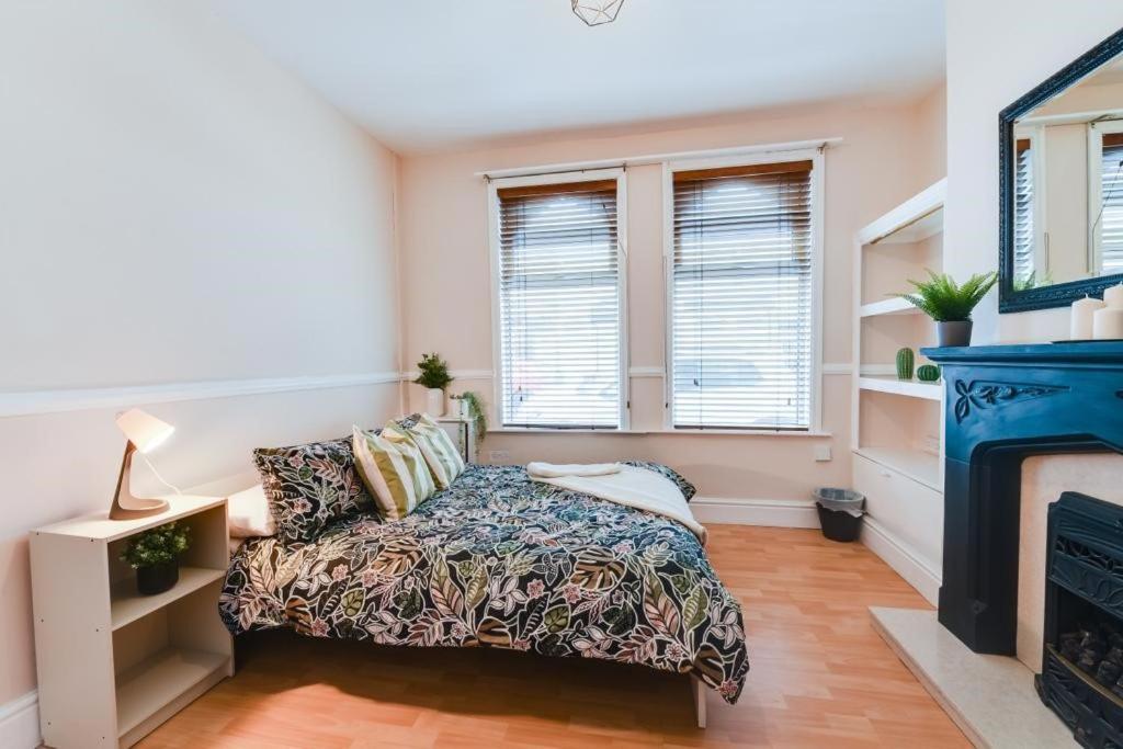 Poppy'S Pad - Winchester Road Liverpool Exteriör bild